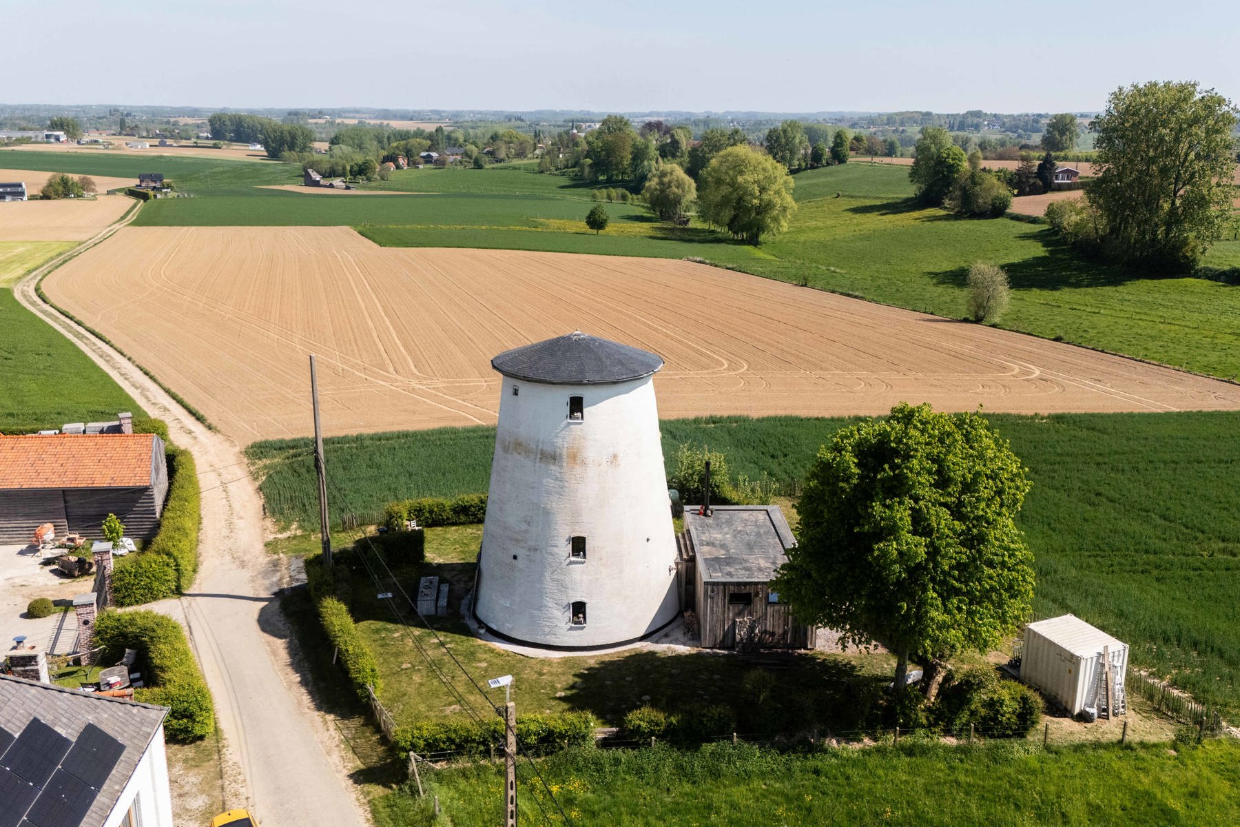 De Plankeveldmolen, een gerestaureerde molen in de Vlaamse Ardennen